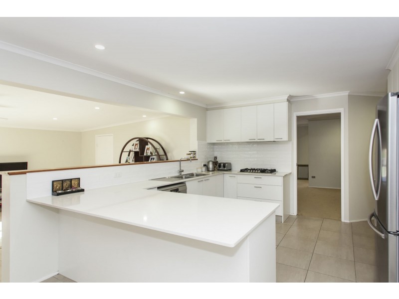 9 Holwell Circuit, Raymond Terrace NSW 2324