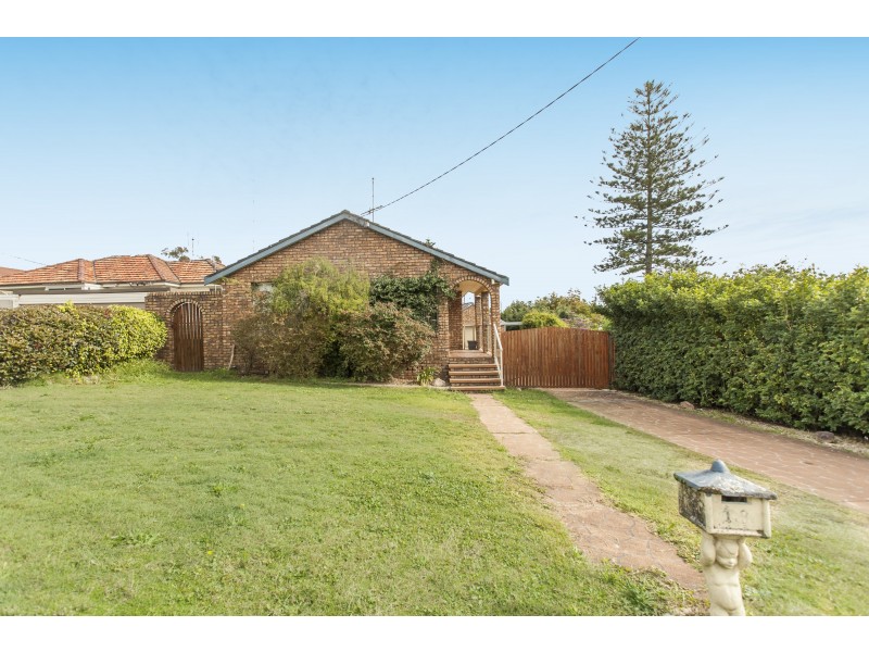 18 Thomas Street, Raymond Terrace NSW 2324