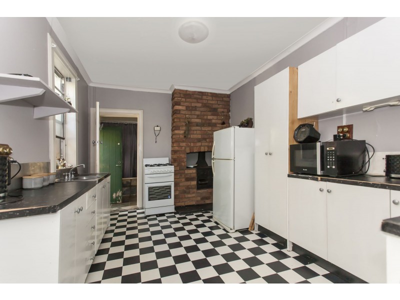 51 Banks Street, East Maitland NSW 2323