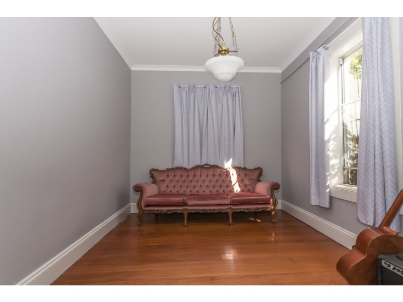 51 Banks Street, East Maitland NSW 2323