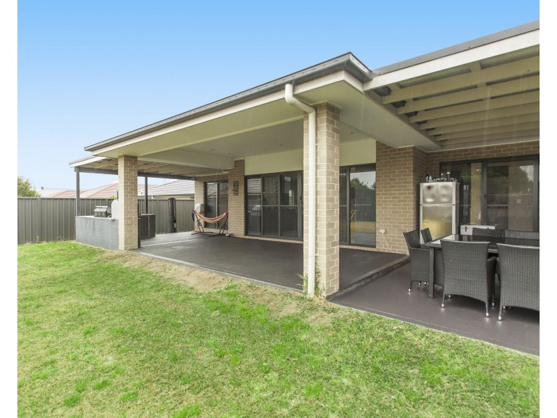 7 Edward Windeyer Way, Raymond Terrace NSW 2324