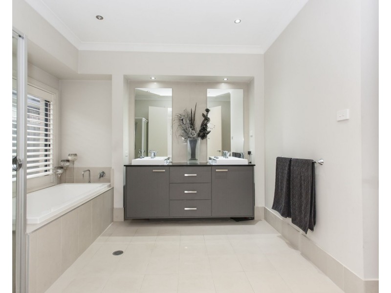 7 Edward Windeyer Way, Raymond Terrace NSW 2324