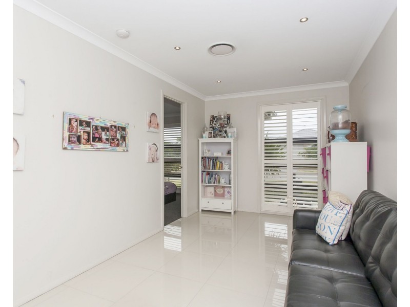 7 Edward Windeyer Way, Raymond Terrace NSW 2324