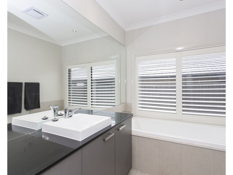 7 Edward Windeyer Way, Raymond Terrace NSW 2324