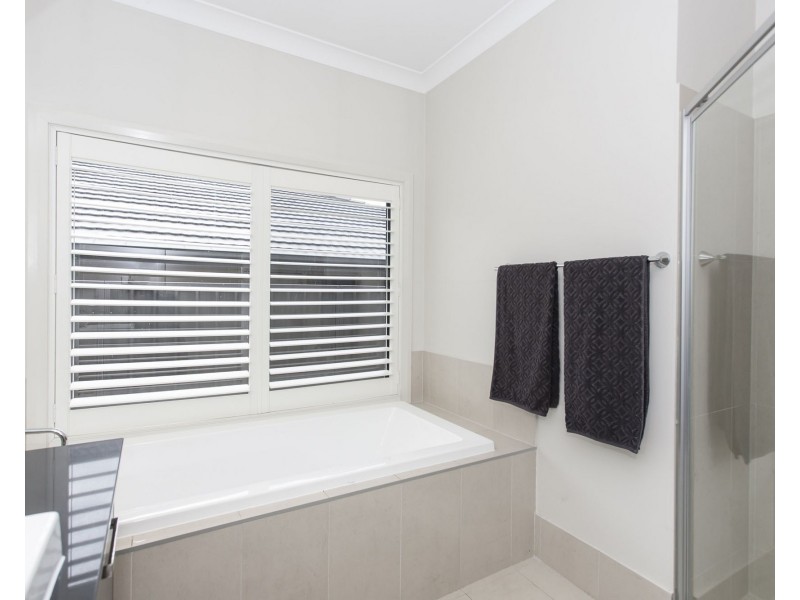 7 Edward Windeyer Way, Raymond Terrace NSW 2324