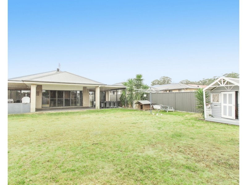 7 Edward Windeyer Way, Raymond Terrace NSW 2324