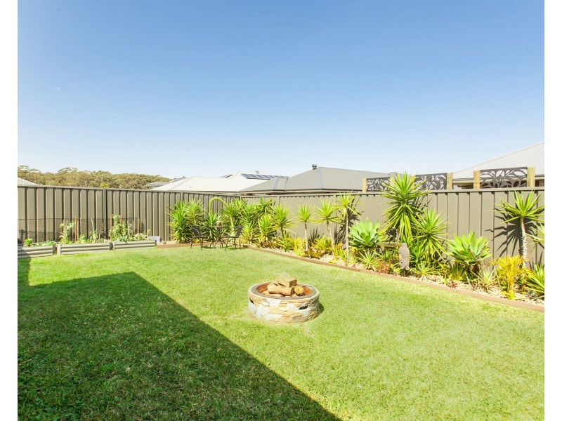 14 Groundsel Street, Fern Bay NSW 2295