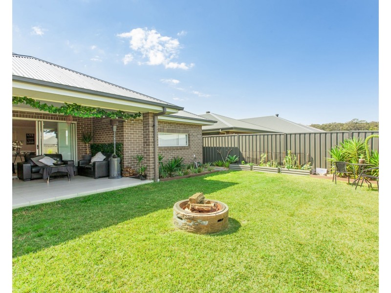 14 Groundsel Street, Fern Bay NSW 2295