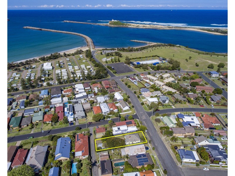 6 King Street, Stockton NSW 2295