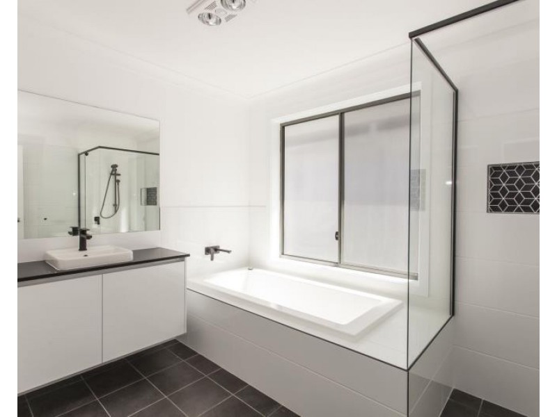 17 MUIRFIELD WAY, Medowie NSW 2318