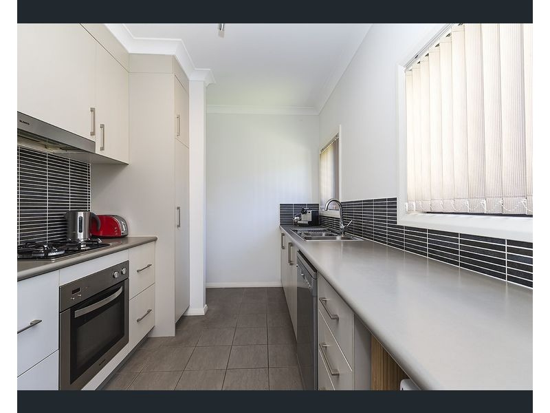 14 KESTREL CIRCUIT, Shortland NSW 2307