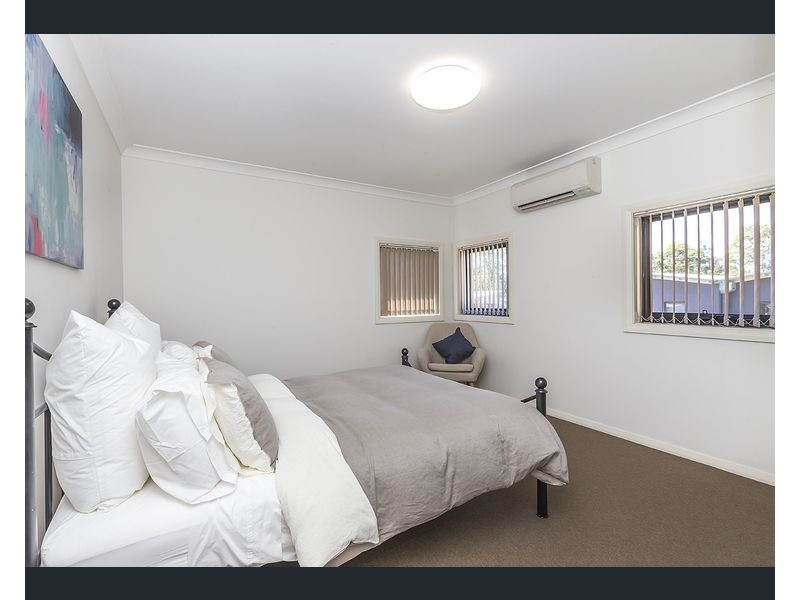 14 KESTREL CIRCUIT, Shortland NSW 2307