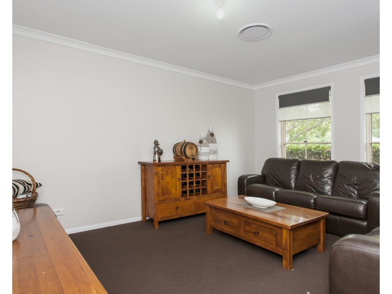 17 Scott Street, Seaham NSW 2324