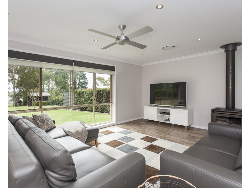 17 Scott Street, Seaham NSW 2324