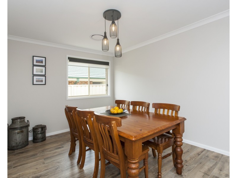 17 Scott Street, Seaham NSW 2324