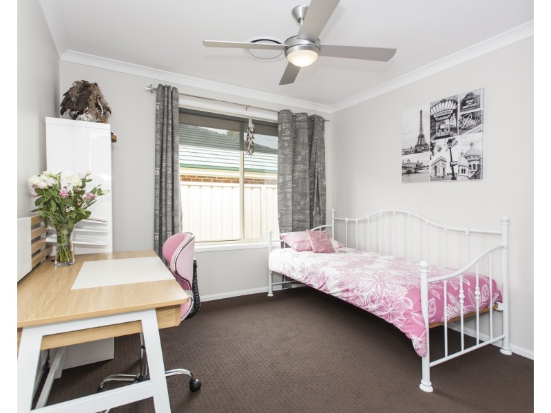 17 Scott Street, Seaham NSW 2324