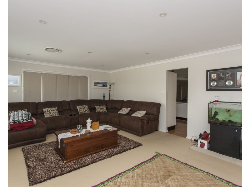 85 Dalyell Way, Raymond Terrace NSW 2324