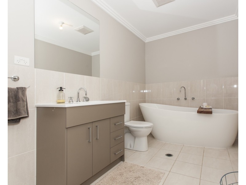 54 Beaton Avenue, Raymond Terrace NSW 2324