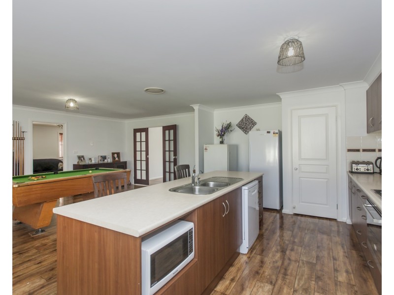 25 MARTENS AVE, Raymond Terrace NSW 2324
