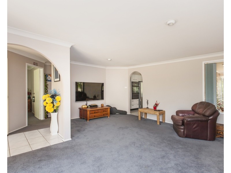 15 Holwell Circuit, Raymond Terrace NSW 2324