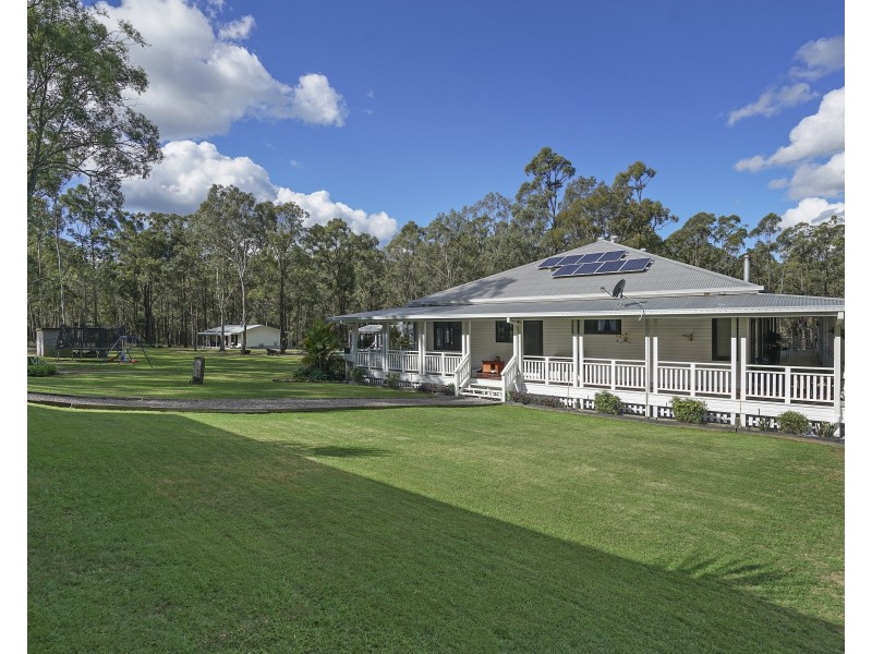 9 Giles Road, Seaham NSW 2324