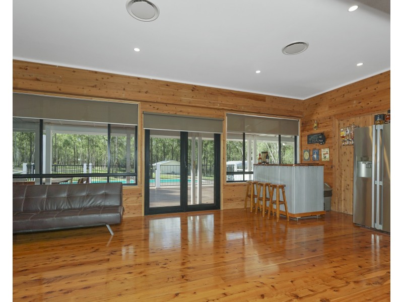 9 Giles Road, Seaham NSW 2324