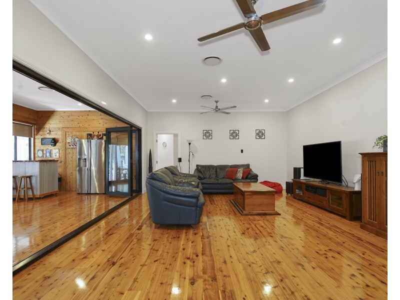 9 Giles Road, Seaham NSW 2324