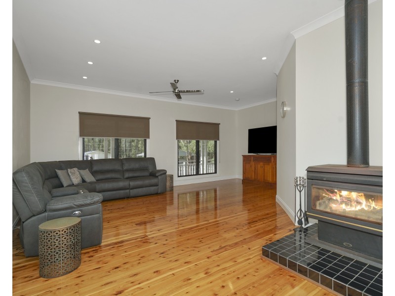 9 Giles Road, Seaham NSW 2324