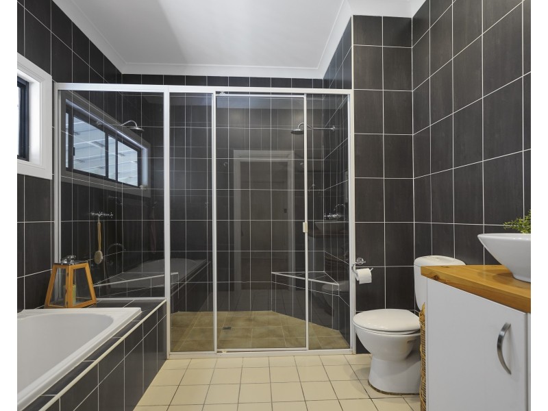 9 Giles Road, Seaham NSW 2324