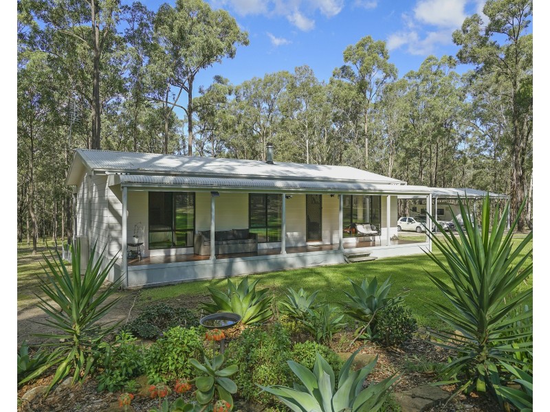 9 Giles Road, Seaham NSW 2324