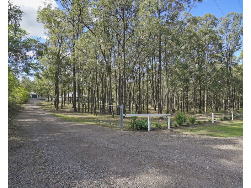 9 Giles Road, Seaham NSW 2324
