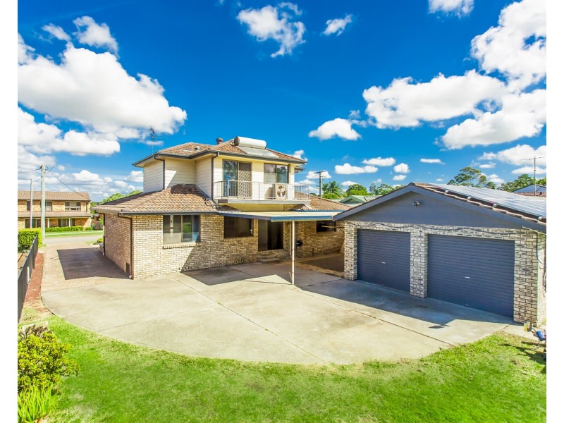 11 Greenslopes Drive, Raymond Terrace NSW 2324