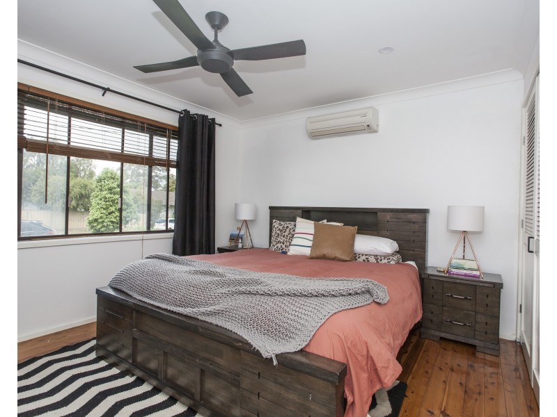 33 Burgess Parade, Tarro NSW 2322