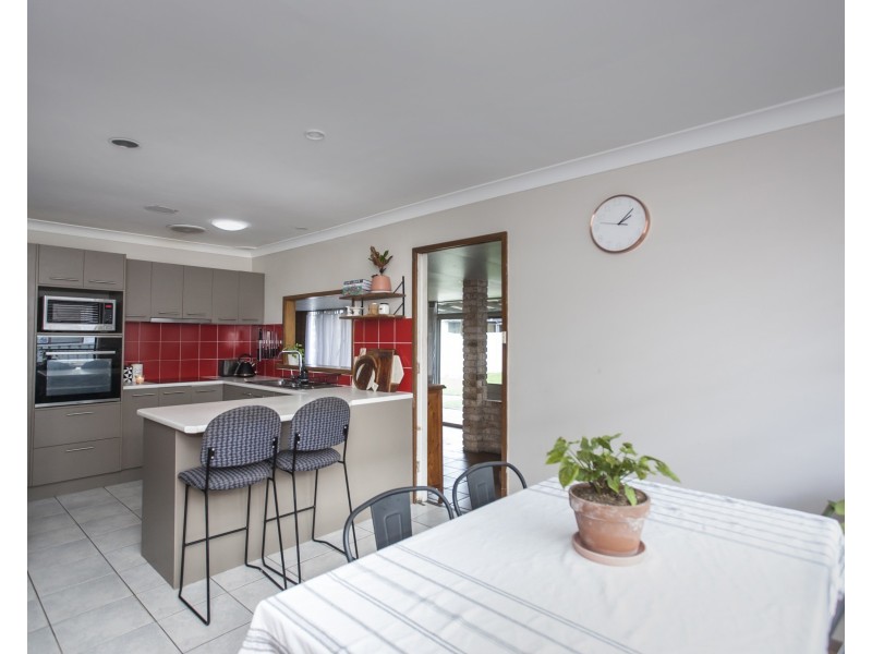 33 Burgess Parade, Tarro NSW 2322