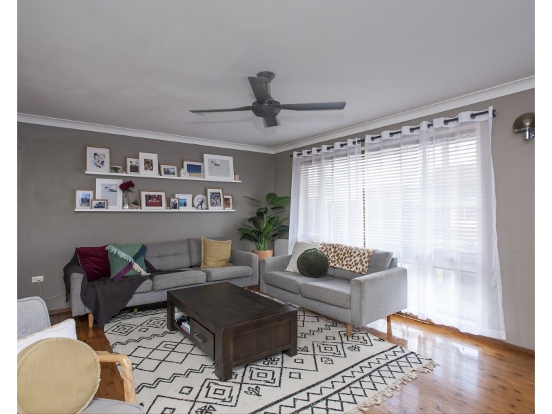 33 Burgess Parade, Tarro NSW 2322