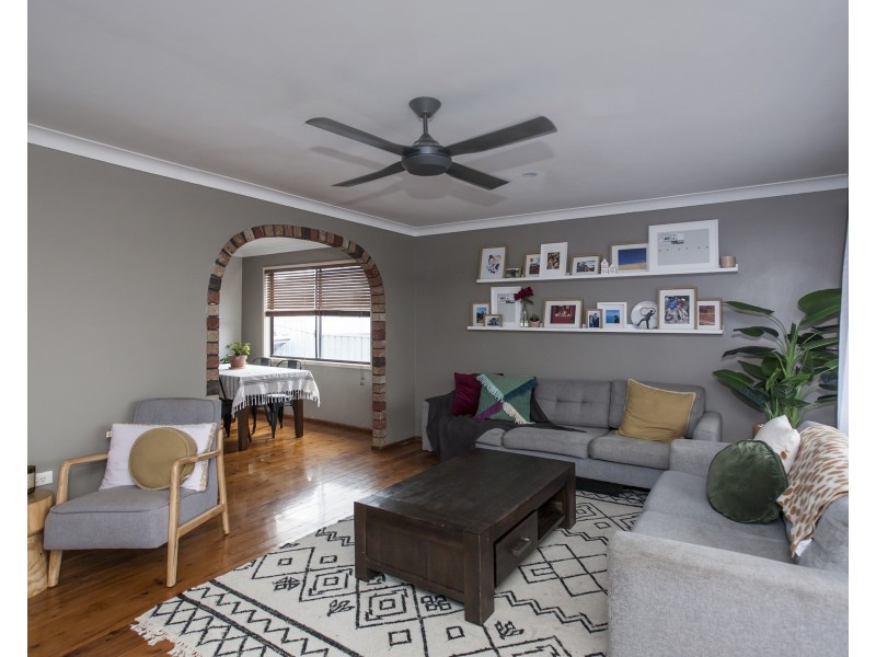 33 Burgess Parade, Tarro NSW 2322