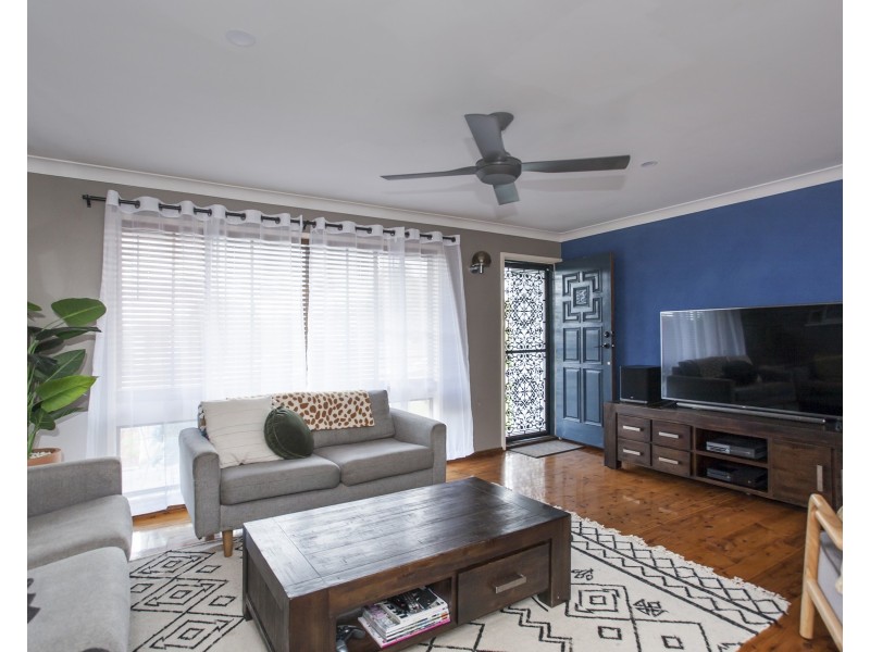 33 Burgess Parade, Tarro NSW 2322