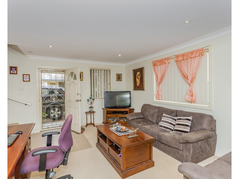 2/25 Oak Circuit, Raymond Terrace NSW 2324