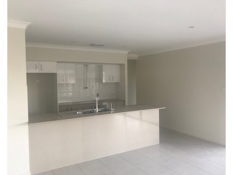 49 Sandpiper Circuit, Aberglasslyn NSW 2320