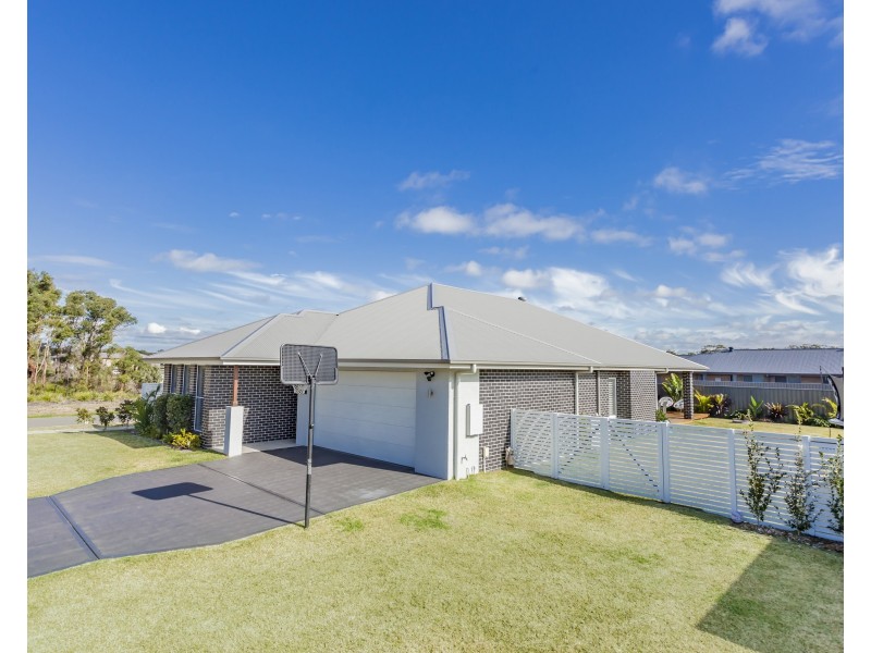51 Norfolk Street, Fern Bay NSW 2295