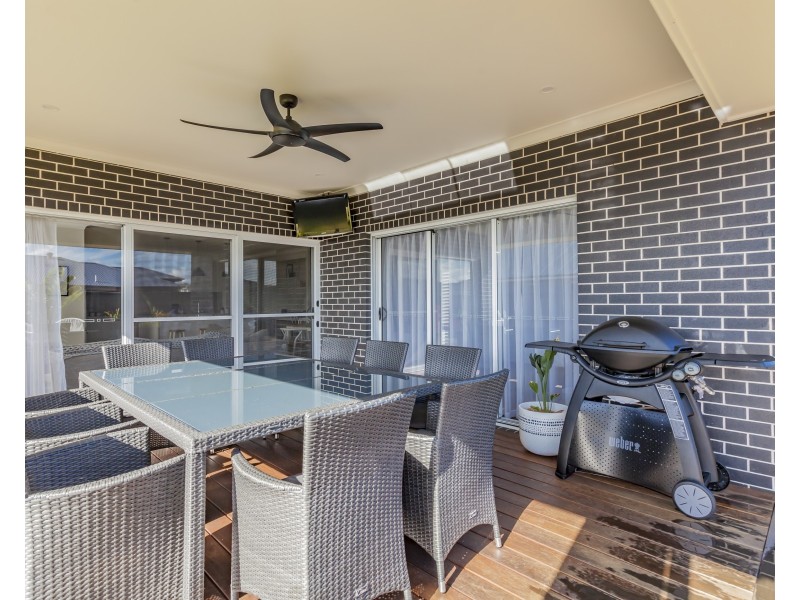 51 Norfolk Street, Fern Bay NSW 2295