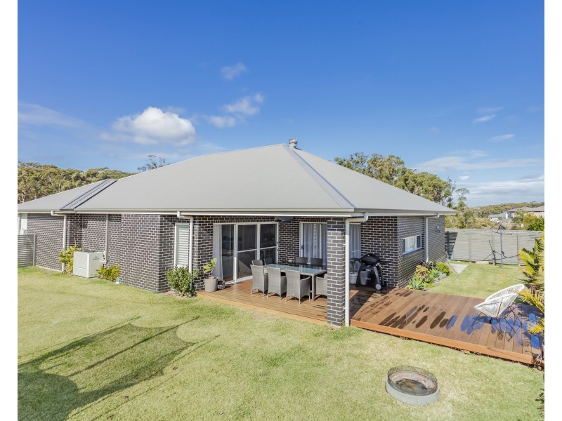 51 Norfolk Street, Fern Bay NSW 2295