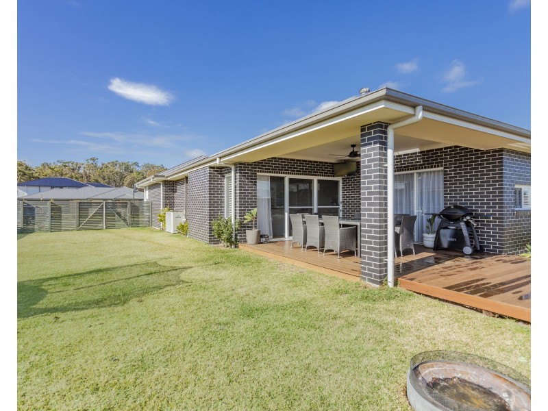 51 Norfolk Street, Fern Bay NSW 2295