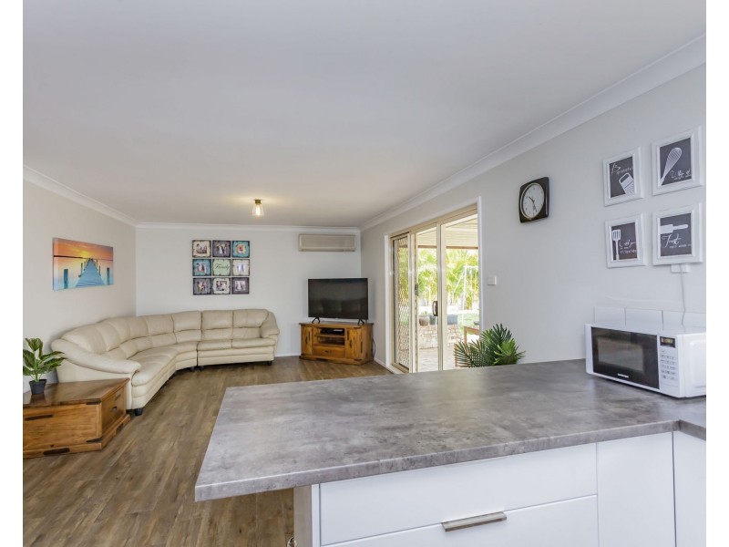 6 Leigh Place, Raymond Terrace NSW 2324