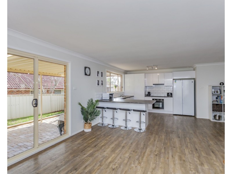 6 Leigh Place, Raymond Terrace NSW 2324