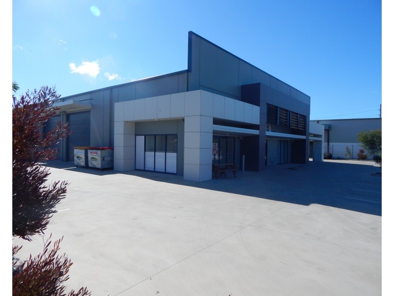 2/5 Frost Drive, Mayfield West NSW 2304