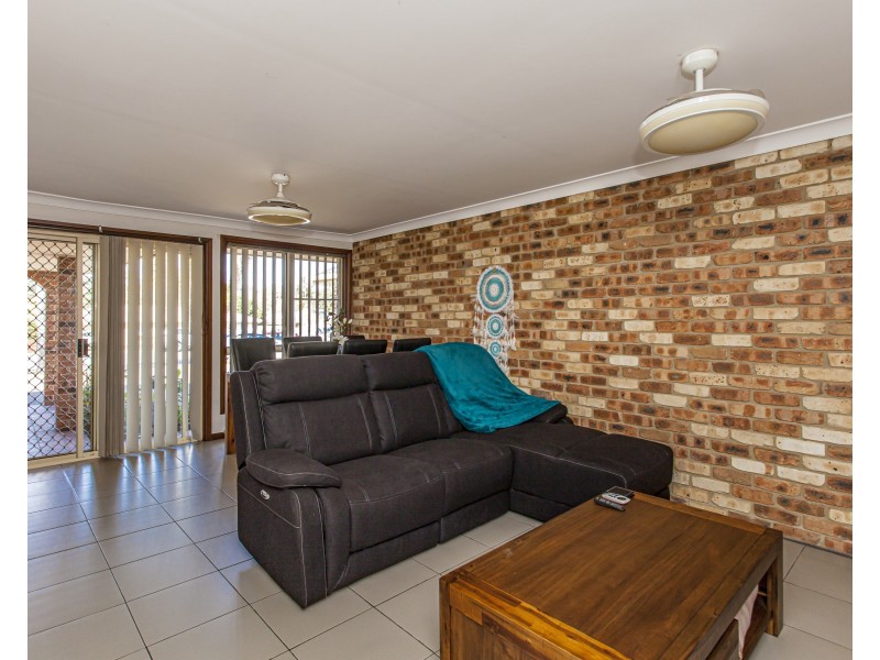 2/42 Benjamin Lee Drive, Raymond Terrace NSW 2324
