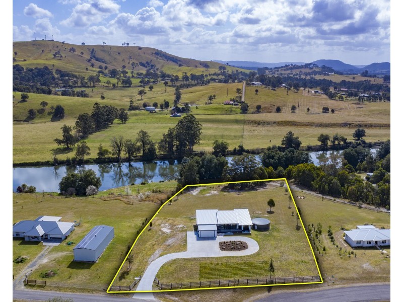 11 Waterview Road, Clarence Town NSW 2321