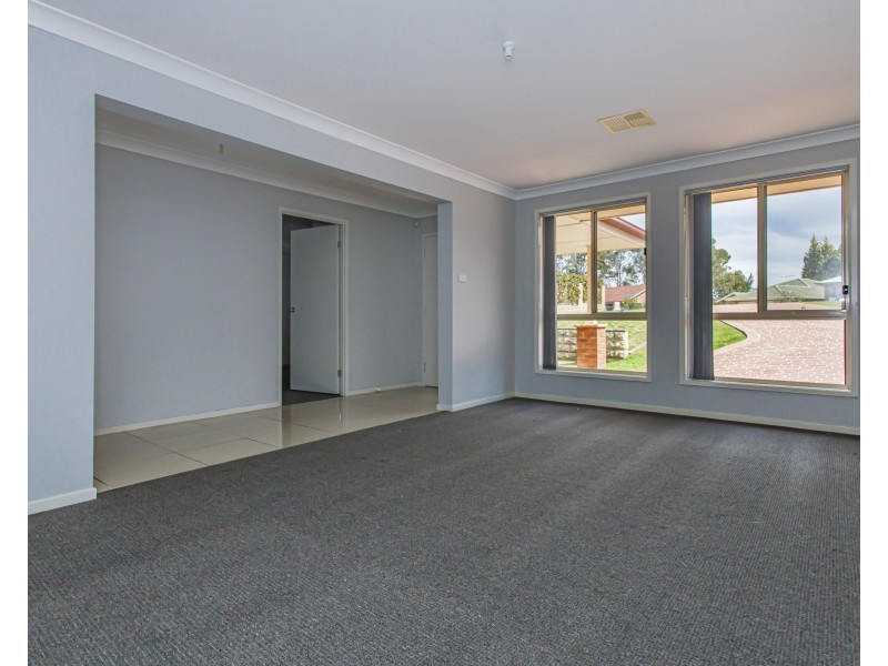 9 Centenary Close, Bolwarra Heights NSW 2320