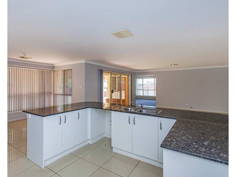 9 Centenary Close, Bolwarra Heights NSW 2320